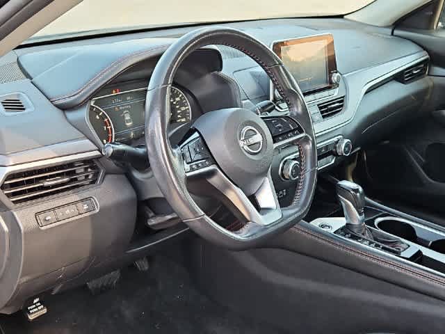 Used 2024 Nissan Altima 2.5 SR FWD image 10