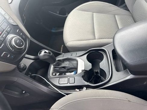 Used 2018 Hyundai Santa Fe SE FWD image 9