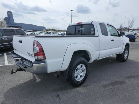 Used 2013 Toyota Tacoma PreRunner w/ SR5 Pkg image 14
