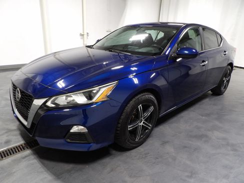 Used 2020 Nissan Altima 2.5 S FWD image 3