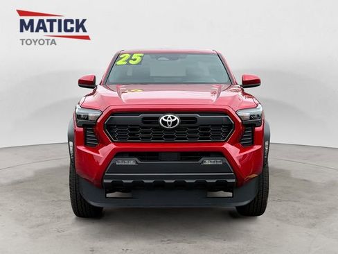 Used 2025 Toyota Tacoma TRD Off-Road AWD/4WD image 2