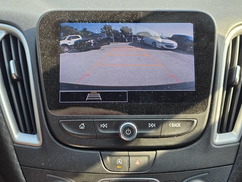 Used 2022 Chevrolet Malibu LS FWD image 16
