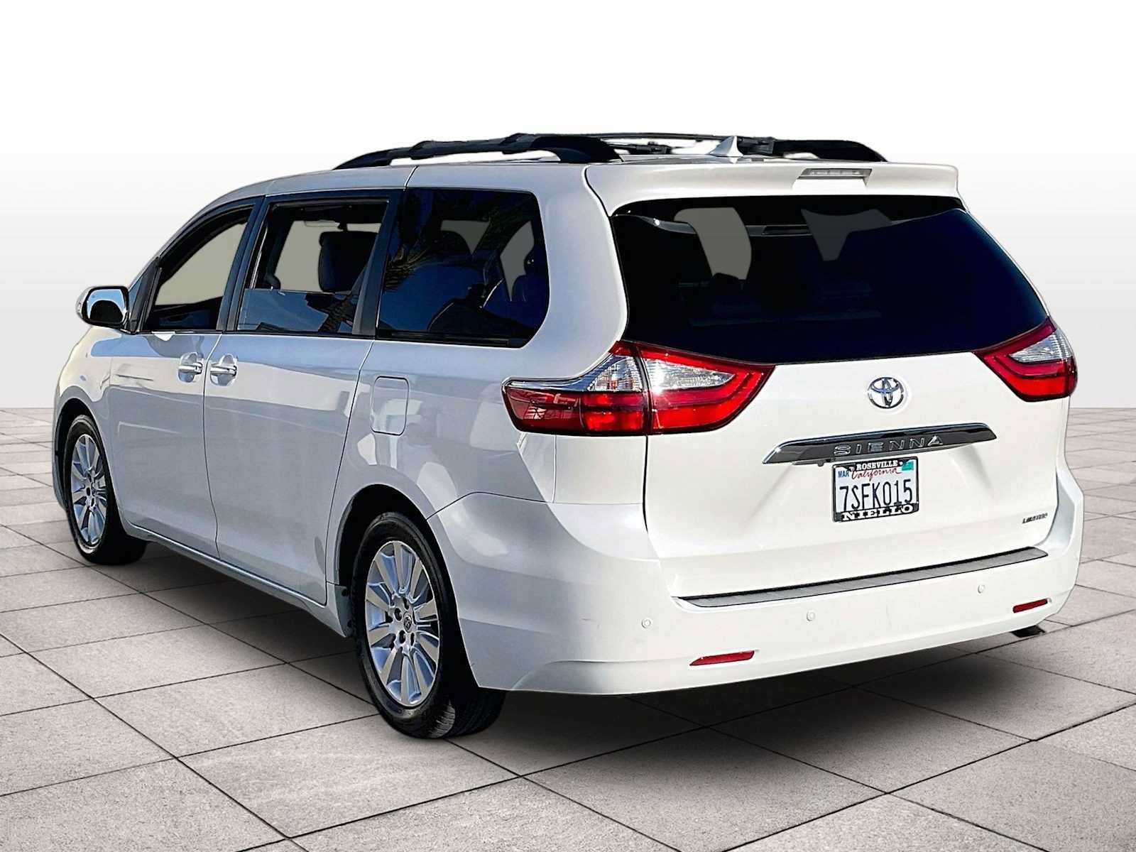 Used 2016 Toyota Sienna Limited FWD image 15