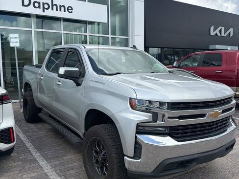 Used 2020 Chevrolet Silverado 1500 LT image 4