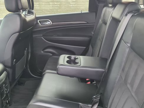 Used 2022 Jeep Grand Cherokee Laredo X image 11