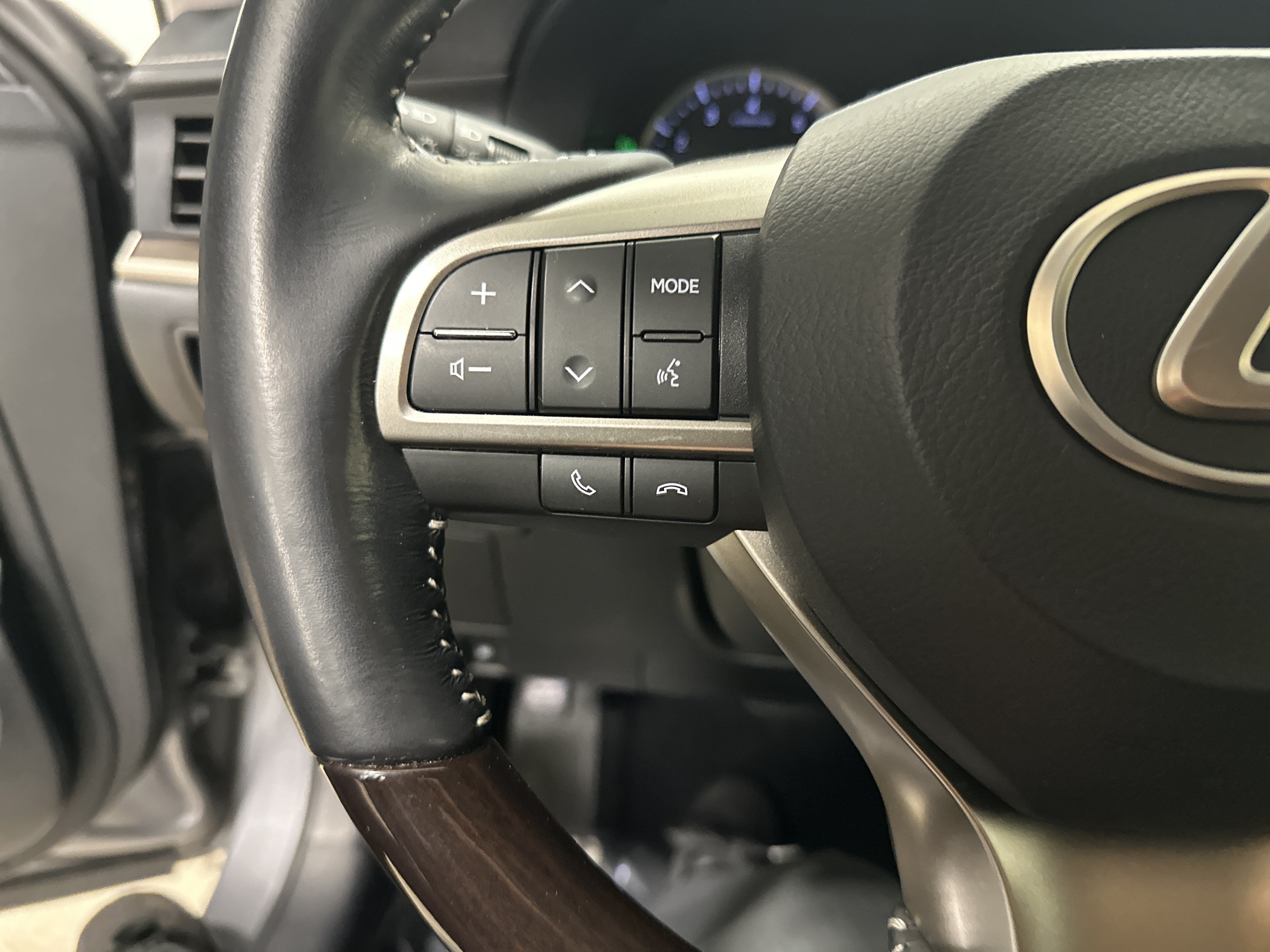 Used 2017 Lexus ES 350 w/ Luxury Package FWD image 19