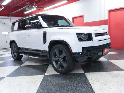 Used 2023 Land Rover Defender 110 V8 image 2