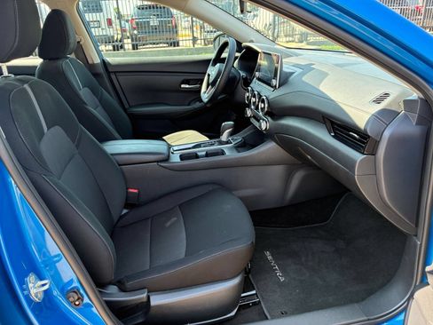 Used 2025 Nissan Sentra SV FWD image 29