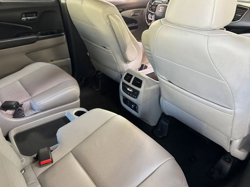 Used 2019 Honda Pilot Elite image 31