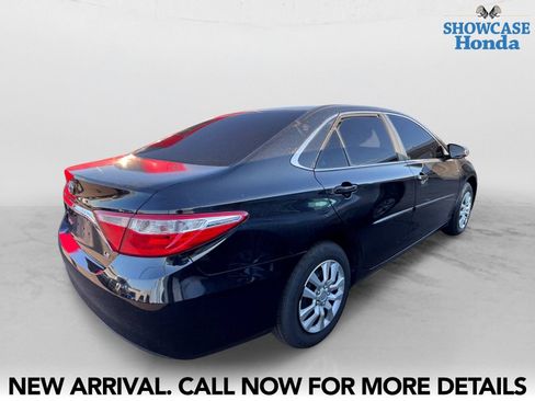 Used 2017 Toyota Camry FWD image 5