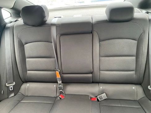 Used 2019 Chevrolet Malibu LT image 18