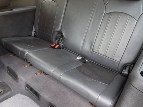 Used 2012 Buick Enclave Leather FWD image 7