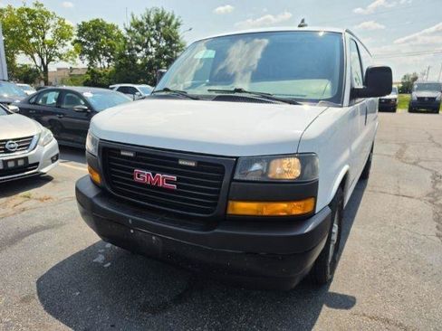 Used 2019 GMC Savana 2500 w/ Driver Convenience Package RWD image 2