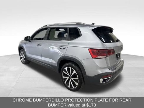 Certified 2023 Volkswagen Taos SE w/ Panoramic Sunroof Package FWD image 9