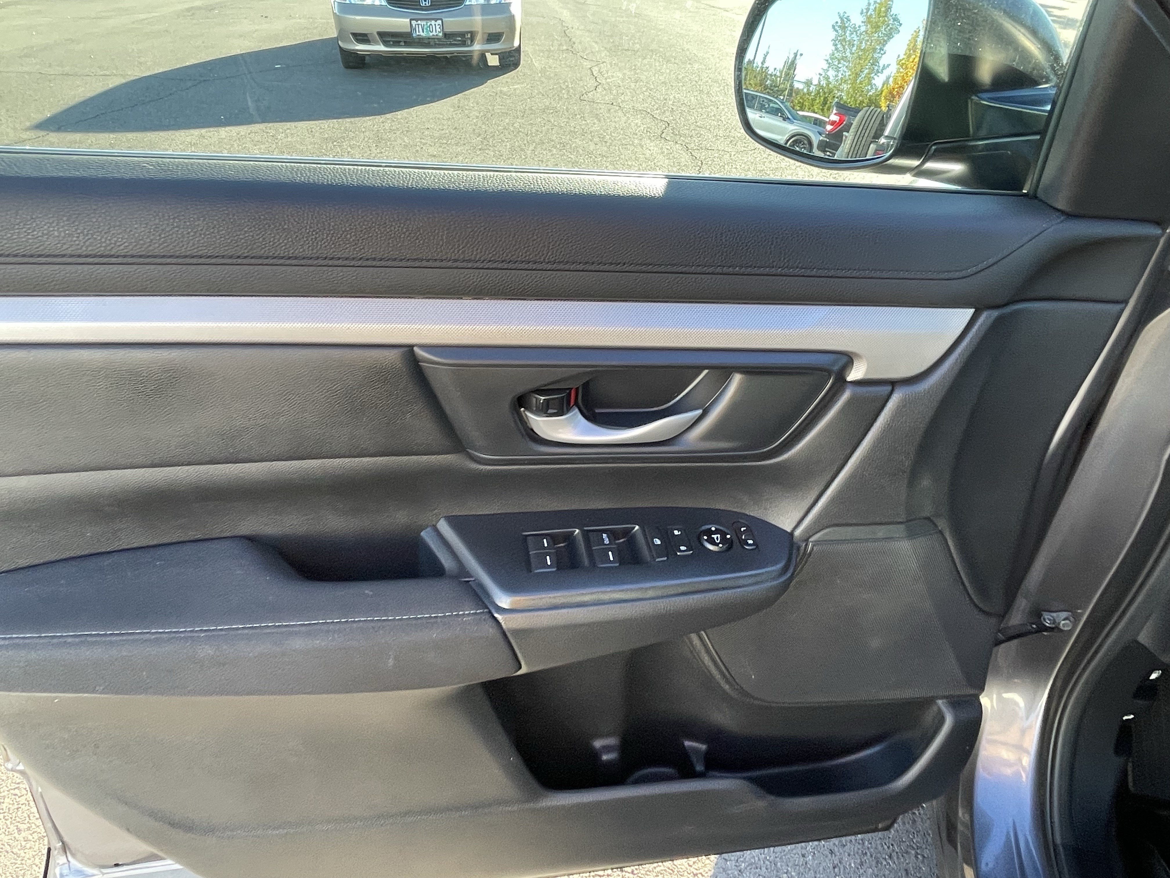 Used 2018 Honda CR-V LX image 17