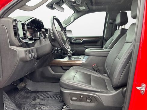 Used 2022 Chevrolet Silverado 1500 LT Trail Boss w/ LT Trail Boss Premium Package image 9