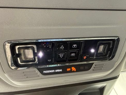 Used 2022 Lincoln Corsair AWD w/ Premium Package image 25