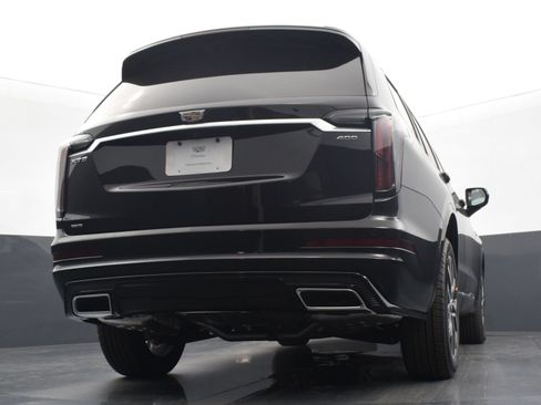 Used 2023 Cadillac XT6 Sport w/ Technology Package AWD/4WD image 18