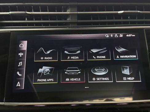Used 2020 Audi Q8 Premium Plus AWD/4WD image 21