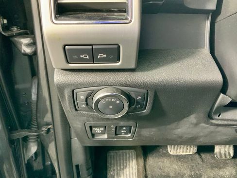 Used 2018 Ford F150 Platinum w/ Equipment Group 701A Luxury image 22