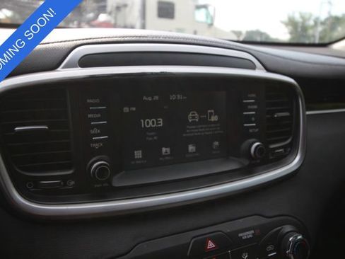 Used 2020 Kia Sorento FWD V6 image 4