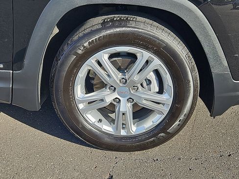 Certified 2022 GMC Terrain SLE w/ Driver Convenience Package image 8