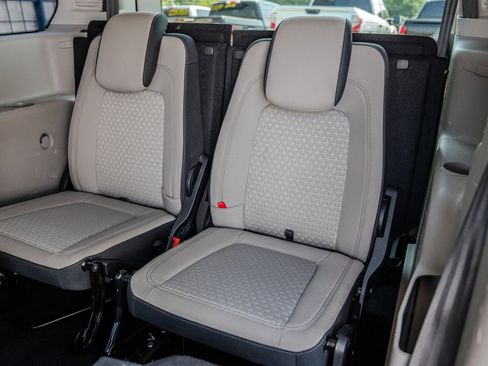 Used 2019 Ford Transit Connect XLT image 30