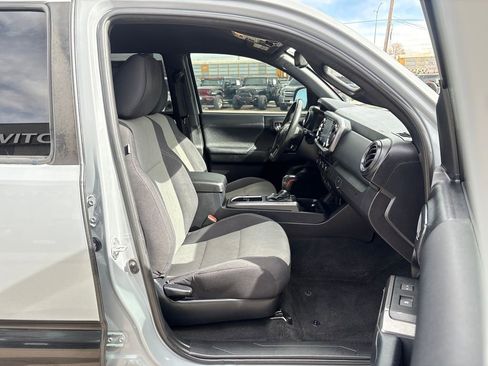 Used 2021 Toyota Tacoma TRD Off-Road w/ Advanced Technology Package image 28