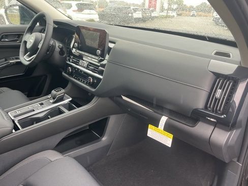 New 2025 Nissan Pathfinder SV image 22