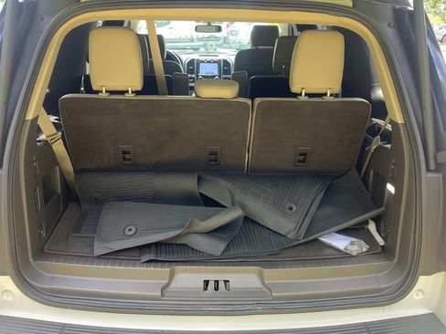 Used 2020 Ford Expedition XLT w/ Equipment Group 202A AWD/4WD image 30