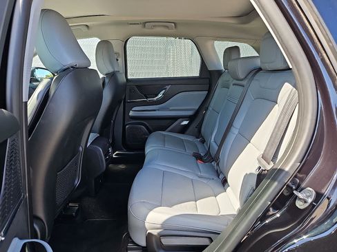 Used 2022 Lincoln Corsair AWD w/ Premium Package image 30