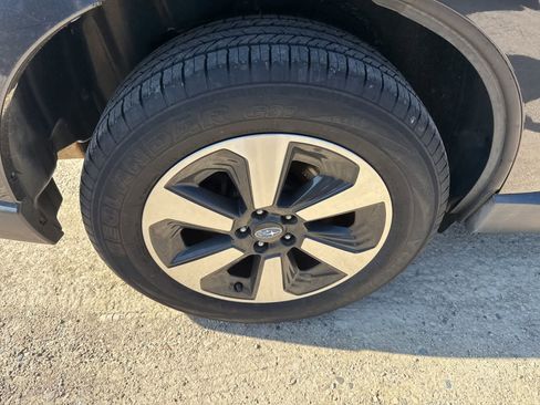Used 2018 Subaru Forester 2.5i Premium AWD/4WD image 8