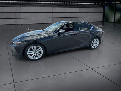 Used 2023 Lexus IS 300 w/ Comfort Package RWD image 4