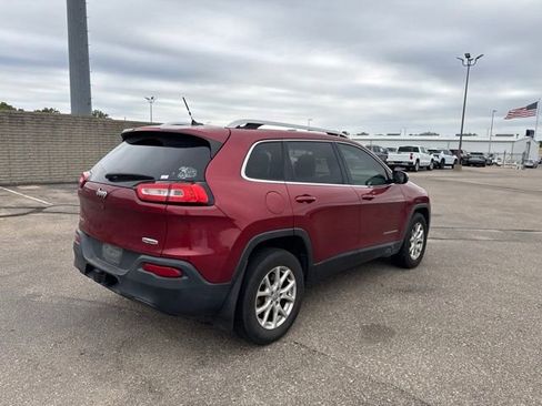 Used 2015 Jeep Cherokee Latitude AWD/4WD image 7
