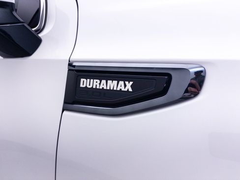 Used 2023 GMC Yukon XL Denali Ultimate AWD/4WD image 17