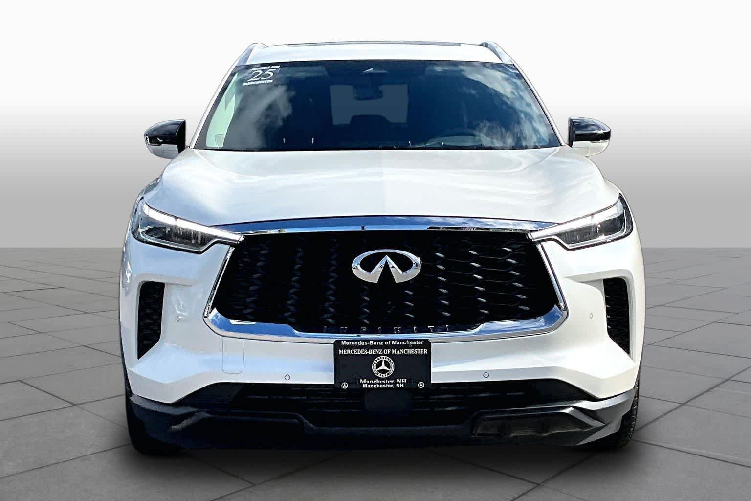 Used 2025 INFINITI QX60 Luxe w/ Vision Package AWD/4WD image 3