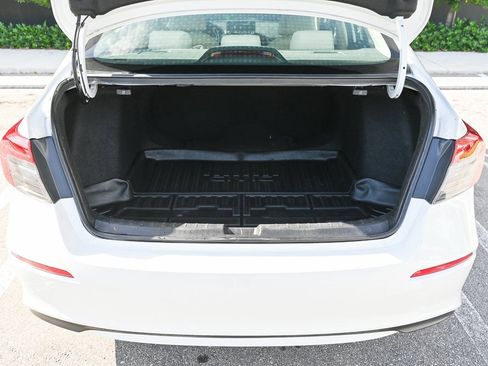 Used 2022 Honda Civic EX image 9