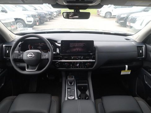 New 2026 Nissan Pathfinder SL w/ SL Premium Package AWD/4WD image 7