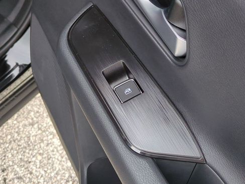 New 2026 Nissan Kicks SR FWD image 33