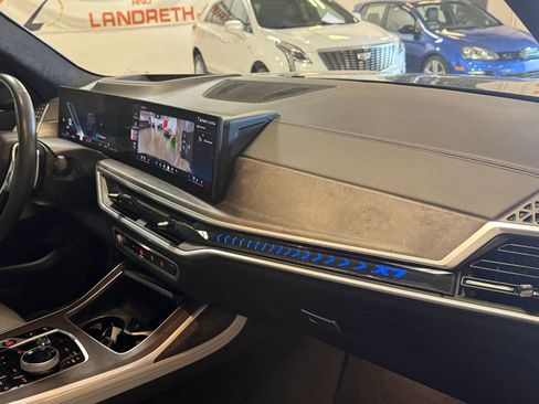 Used 2024 BMW X7 xDrive40i w/ Premium Package AWD/4WD image 12