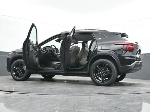 Used 2024 Chevrolet Trax ACTIV w/ Driver Confidence Package image 70