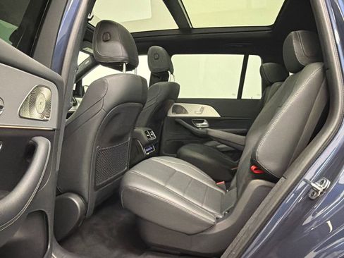 Used 2025 Mercedes-Benz GLS 450 4MATIC image 18
