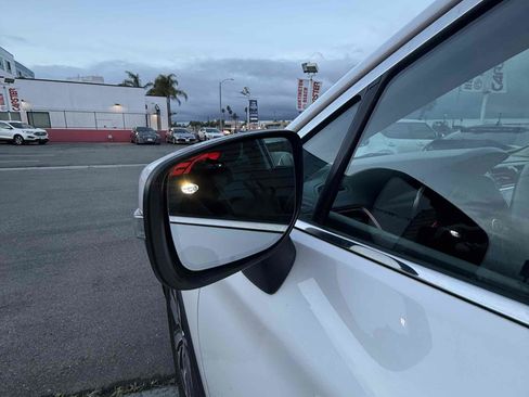 Used 2018 Subaru Outback 2.5i Limited image 24