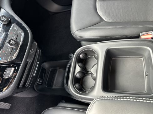 New 2026 Chrysler Pacifica Select image 33