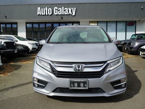 Used 2018 Honda Odyssey Elite image 2