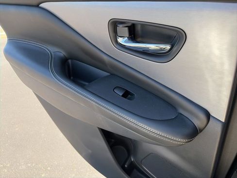 Used 2020 Nissan Murano SV AWD/4WD image 11