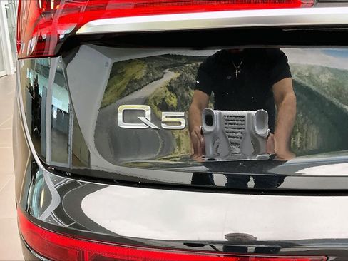 Used 2023 Audi Q5 2.0T Prestige w/ Prestige Package image 34