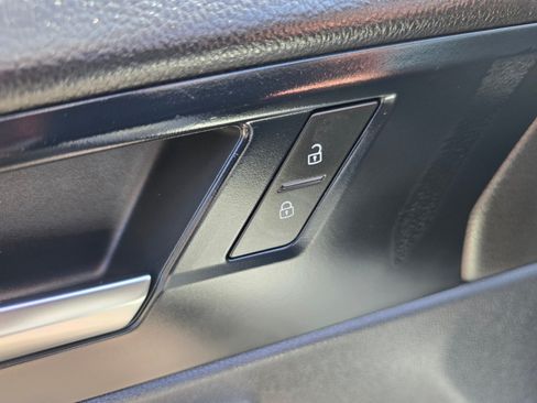 Used 2024 Volkswagen Jetta SE FWD image 34