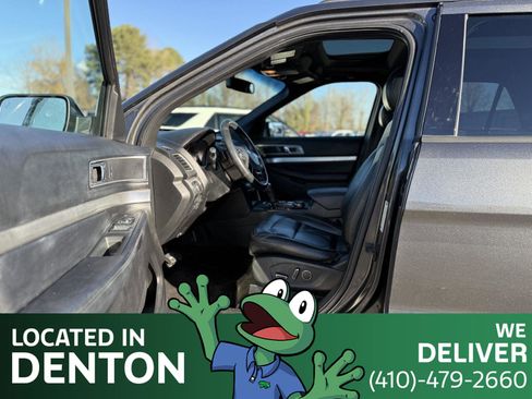 Used 2017 Ford Explorer XLT w/ Equipment Group 202A image 11