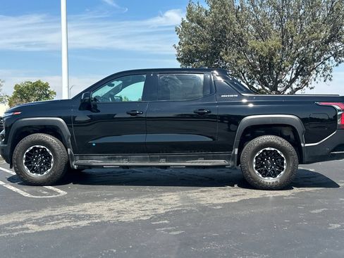 Used 2026 Chevrolet Silverado EV Trail Boss AWD/4WD image 7